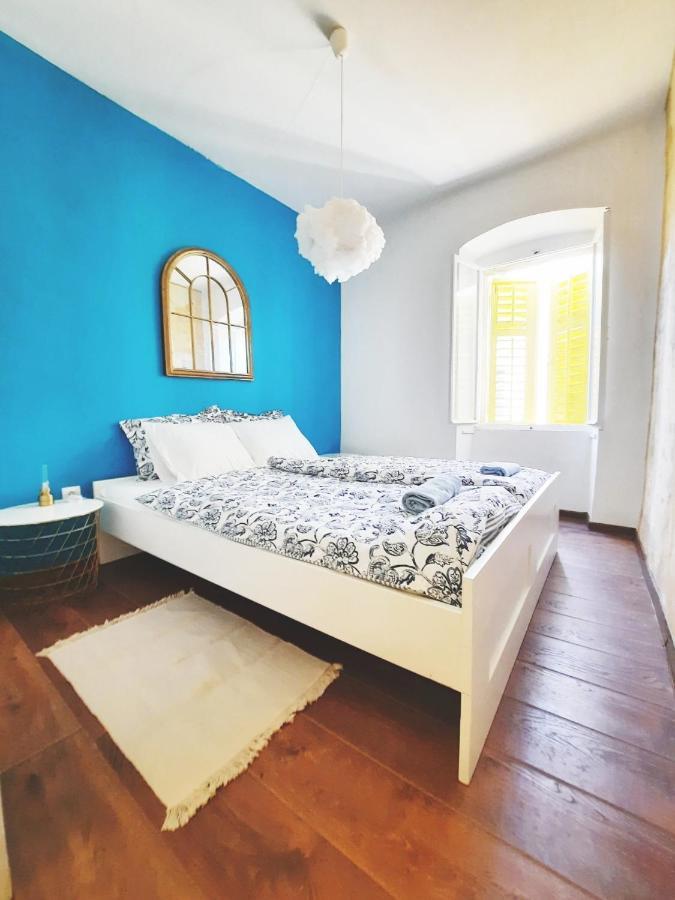 Oh La La Apartment Old Town ロヴィニ エクステリア 写真