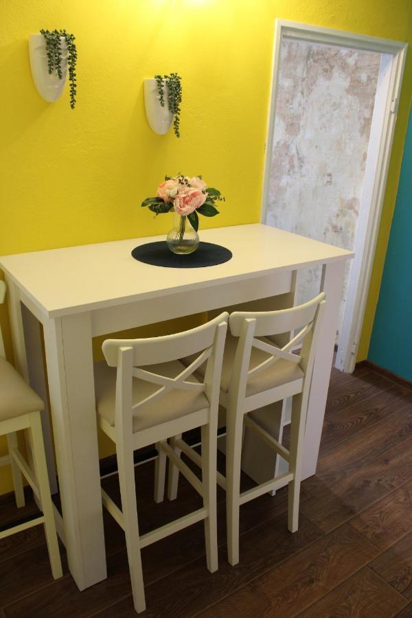 Oh La La Apartment Old Town ロヴィニ エクステリア 写真